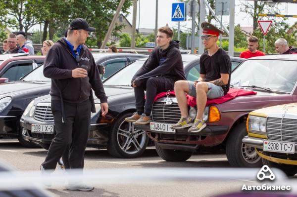 «Нет года выпуска, есть состояние». В Беларуси владельцы старых Mercedes собрались на большую встречу
