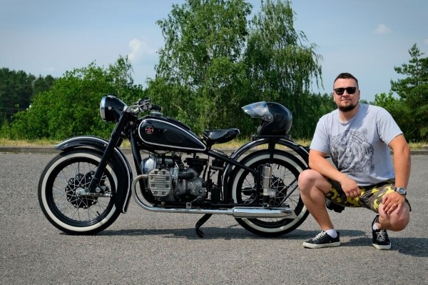 «Урал М-72», на который потратили $4 700. Белорус вдохнул жизнь в 68-летний советский байк «Урал М-72», на который потратили $4 700. Белорус вдохнул жизнь в 68-летний советский байк