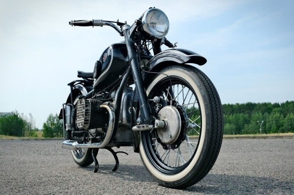 «Урал М-72», на который потратили $4 700. Белорус вдохнул жизнь в 68-летний советский байк «Урал М-72», на который потратили $4 700. Белорус вдохнул жизнь в 68-летний советский байк