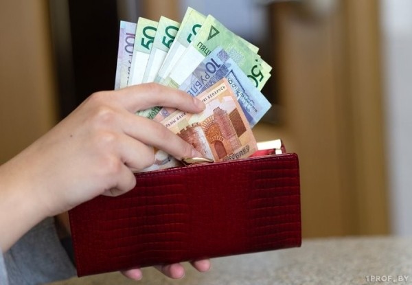 Зарплата от 3000 рублей – кому в Беларуси готовы платить такие деньги Зарплата от 3000 рублей – кому в Беларуси готовы платить такие деньги