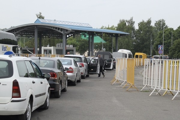 «Грубо говоря, мы откатились в 90-е». Польский брокер прокомментировал ситуацию с покупкой ОС Graniczna на границе