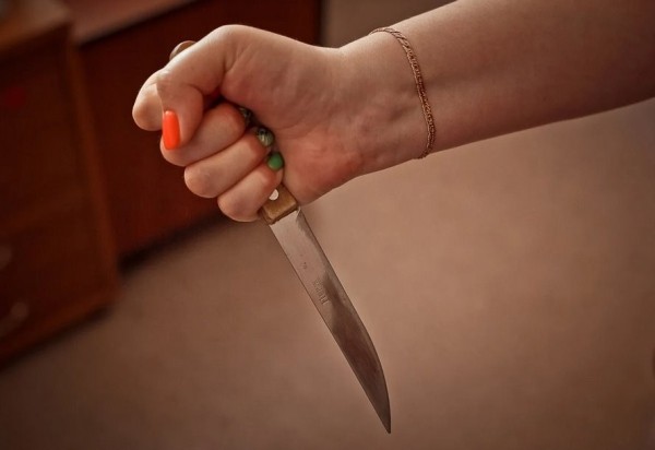 Пьяная женщина ударила ножом сожителя: суд Березовского района вынес приговор Пьяная женщина ударила ножом сожителя: суд Березовского района вынес приговор