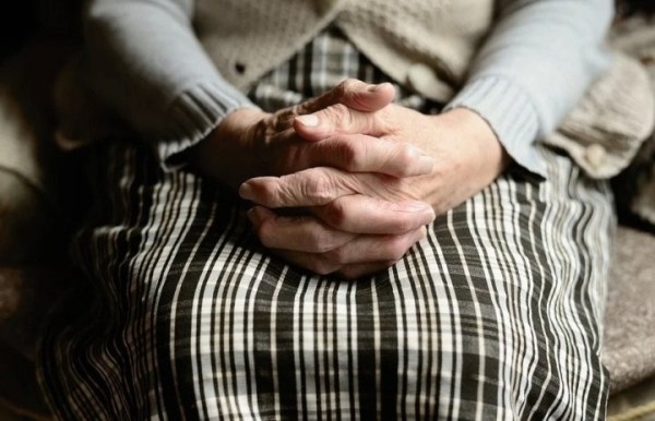 66-летняя жительница Барановичей оформила кредит и перевела мошенникам 2 800 рублей. 66-летняя жительница Барановичей оформила кредит и перевела мошенникам 2 800 рублей.