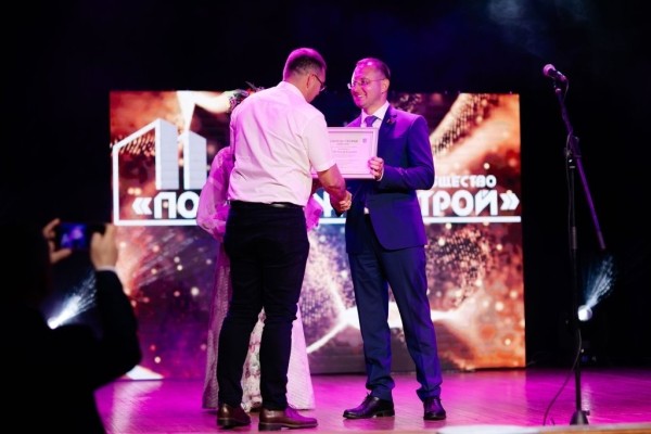 Торжественное мероприятие ко Дню строителя прошло в Брестской филармонии Торжественное мероприятие ко Дню строителя прошло в Брестской филармонии