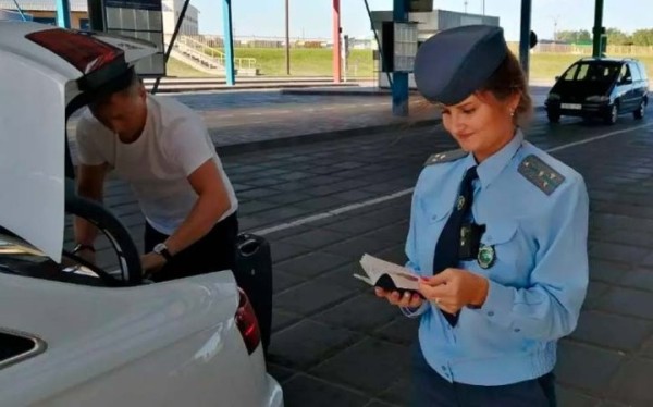 Везете товар из-за границы? Таможня показала, как правильно считать растаможку. 3 примера Везете товар из-за границы? Таможня показала, как правильно считать растаможку. 3 примера