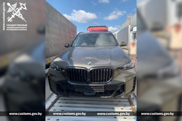 Таможня: на ввозе BMW хотели сэкономить 120 тысяч, могут потерять 210 Таможня: на ввозе BMW хотели сэкономить 120 тысяч, могут потерять 210