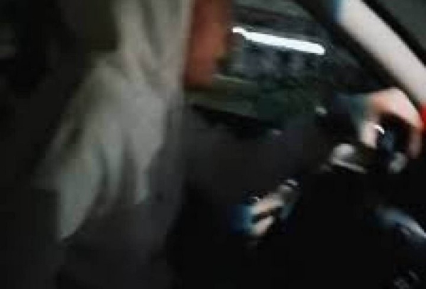 Отец учил водить 16-летнего сына и получил штраф за передачу права управления Отец учил водить 16-летнего сына и получил штраф за передачу права управления