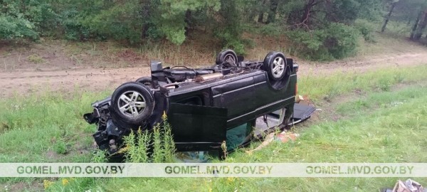В Гомельской области в результате необдуманного маневра одного из водителей 1 человек погиб и 4 получили травмы В Гомельской области в результате необдуманного маневра одного из водителей 1 человек погиб и 4 получили травмы