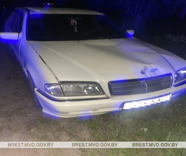 В Пинском районе 16-летняя девушка попала под колеса авто В Пинском районе 16-летняя девушка попала под колеса авто