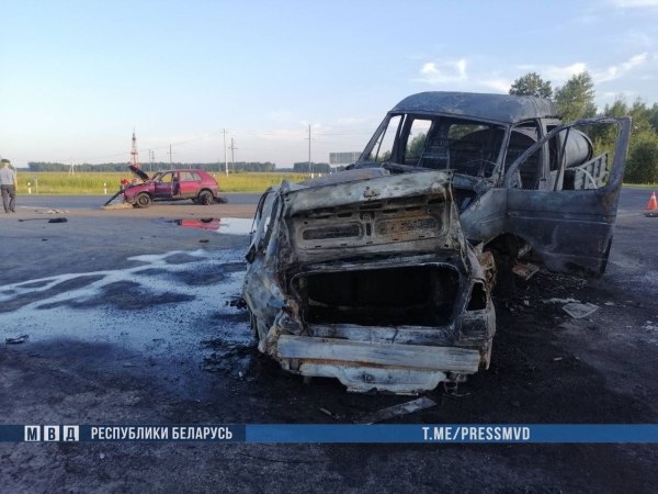 Ужасное ДТП произошло на Гомельщине: двое погибших Ужасное ДТП произошло на Гомельщине: двое погибших