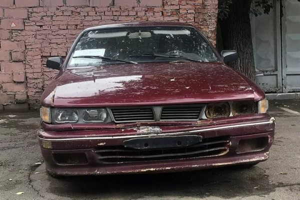 Автомобиль сменил пятерых владельцев, но вернулся к первому Автомобиль сменил пятерых владельцев, но вернулся к первому