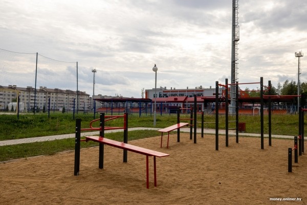 «Сосед-атомщик получил 7000 рублей». Чем живет Островец, который обогнал Минск по средней зарплате «Сосед-атомщик получил 7000 рублей». Чем живет Островец, который обогнал Минск по средней зарплате