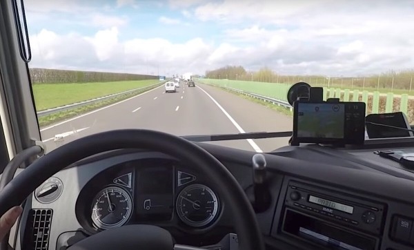 Клиентов ищет в интернете, на фуре работает сам! Как белорус начал бизнес по грузовым перевозкам в Польше