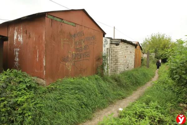 В три года весил 7 кг и спал в углу, как собака. Стали известны подробности о семье, в которой родители убили своего сына в Слуцке