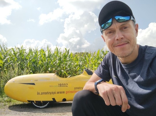 Крути педали! Белорус купил в Голландии веломобиль и вернулся на нём в Беларусь, проехав 1 600 км Крути педали! Белорус купил в Голландии веломобиль и вернулся на нём в Беларусь, проехав 1 600 км