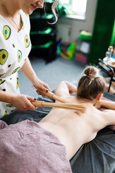 Массаж, тейпирование, фитнес, йога, работа со сколиозом и многое другое. В «AVOSTUDIO» на Варшавском шоссе в Бресте люди становятся красивее, здоровее и увереннее в себе Массаж, тейпирование, фитнес, йога, работа со сколиозом и многое другое. В «AVOSTUDIO» на Варшавском шоссе в Бресте люди становятся красивее, здоровее и увереннее в себе