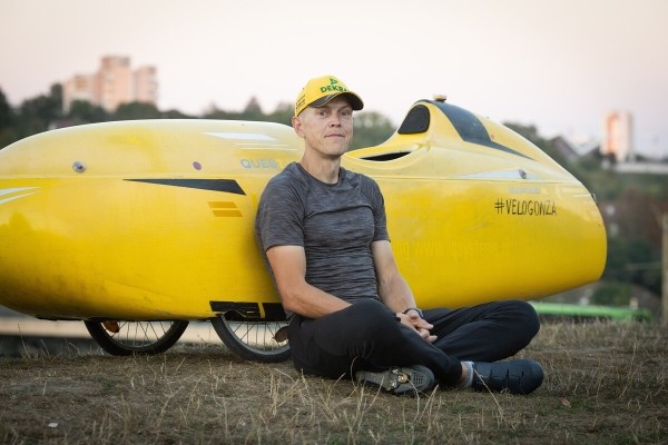 Крути педали! Белорус купил в Голландии веломобиль и вернулся на нём в Беларусь, проехав 1 600 км Крути педали! Белорус купил в Голландии веломобиль и вернулся на нём в Беларусь, проехав 1 600 км