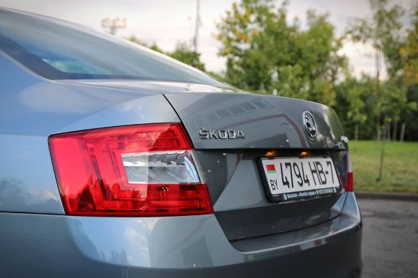 «Год назад был полный облив за $2 500». Белорус о владении 10-летней Skoda Octavia «Год назад был полный облив за $2 500». Белорус о владении 10-летней Skoda Octavia