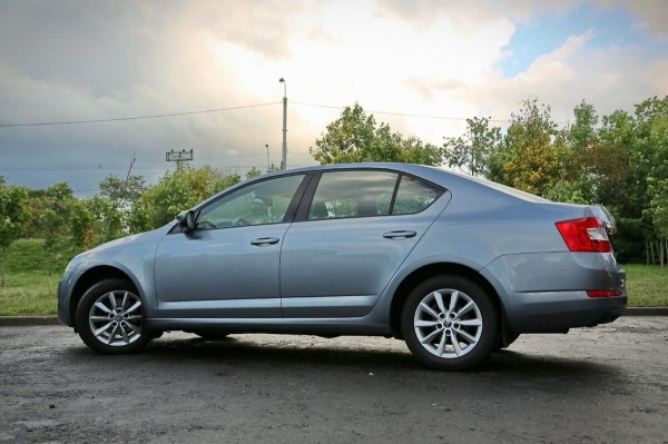 «Год назад был полный облив за $2 500». Белорус о владении 10-летней Skoda Octavia «Год назад был полный облив за $2 500». Белорус о владении 10-летней Skoda Octavia