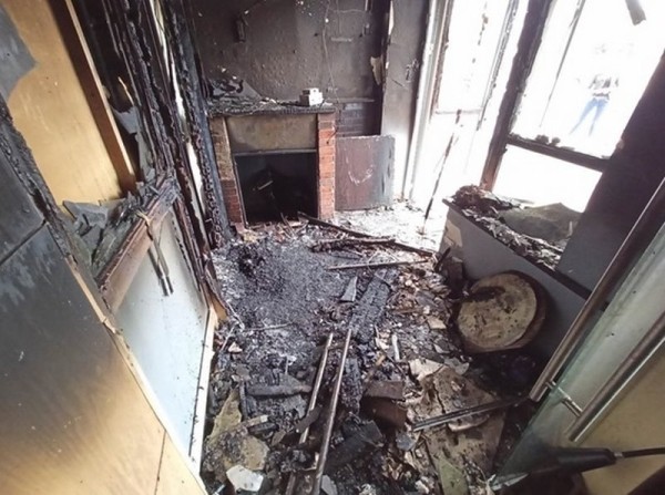 Незатушенный окурок в клумбе стал причиной серьезного пожара в ресторане Незатушенный окурок в клумбе стал причиной серьезного пожара в ресторане