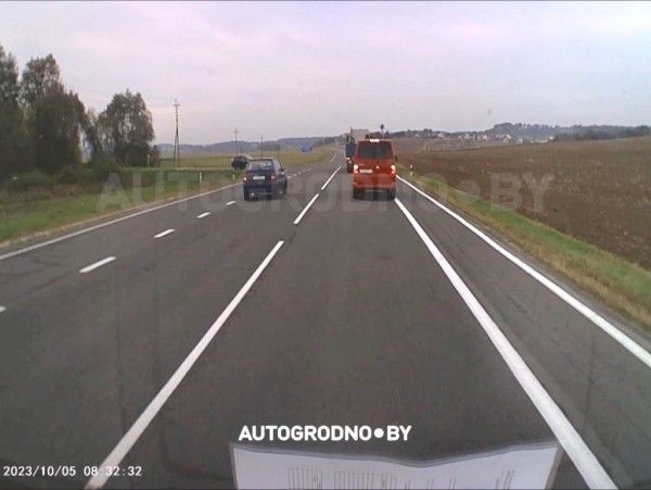 Это видео даже смотреть страшно: безумная ситуация на дорогах Беларуси Это видео даже смотреть страшно: безумная ситуация на дорогах Беларуси