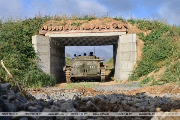 Лукашенко осмотрел укрепрайон в Брестской области Лукашенко осмотрел укрепрайон в Брестской области