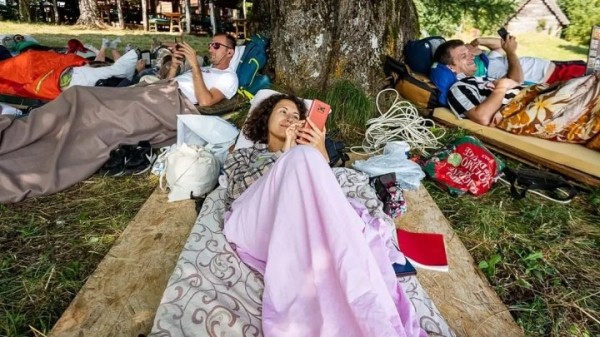 В Черногории закончился чемпионат по лени. Как думаете, сколько пролежал победитель? В Черногории закончился чемпионат по лени. Как думаете, сколько пролежал победитель?