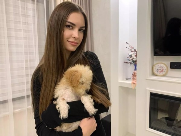 Семья белоруски и иранца: восемь дочерей и платья на каждую годовщину свадьбы Семья белоруски и иранца: восемь дочерей и платья на каждую годовщину свадьбы