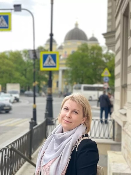 Семья белоруски и иранца: восемь дочерей и платья на каждую годовщину свадьбы Семья белоруски и иранца: восемь дочерей и платья на каждую годовщину свадьбы