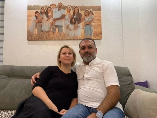 Семья белоруски и иранца: восемь дочерей и платья на каждую годовщину свадьбы Семья белоруски и иранца: восемь дочерей и платья на каждую годовщину свадьбы