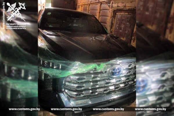 В ж/д вагоне, который должен был быть пустым, нашли автомобили на 500 тысяч долларов