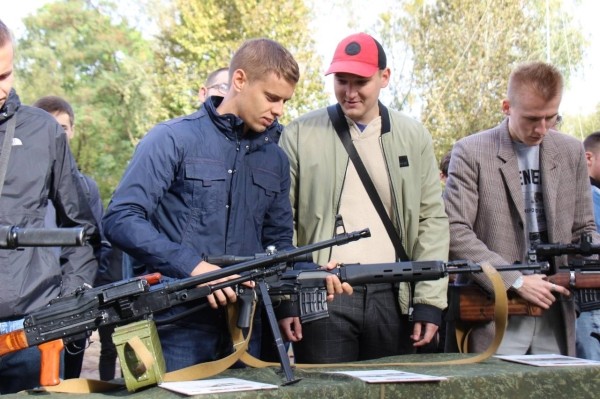 В Бресте в 38-ой отдельной гвардейской десантно-штурмовой бригаде прошел День призывника