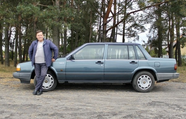 Настоящий «шведский чемодан»! На брестских улицах до сих пор ездит на неубиваемом Volvo 740 GL