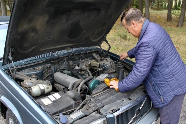 Настоящий «шведский чемодан»! На брестских улицах до сих пор ездит на неубиваемом Volvo 740 GL