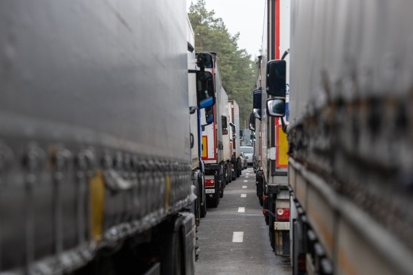 «Ругань здесь обычное дело!» Репортаж с белорусско-литовской границы, где очередь растянулась на неделю