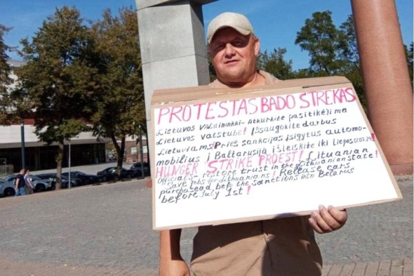 Белорус, которому Литва не отдает автомобиль, объявил голодовку в Клайпеде Белорус, которому Литва не отдает автомобиль, объявил голодовку в Клайпеде