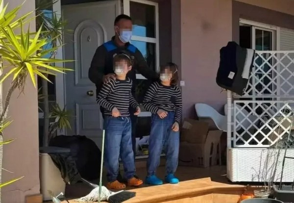 Эта семья четыре года жила взаперти, боясь заразиться ковидом Эта семья четыре года жила взаперти, боясь заразиться ковидом