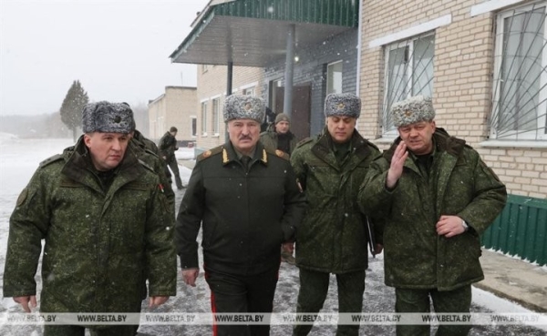 Президент Беларуси Александр Лукашенко сегодня посещает с рабочей поездкой Брестскую область Президент Беларуси Александр Лукашенко сегодня посещает с рабочей поездкой Брестскую область
