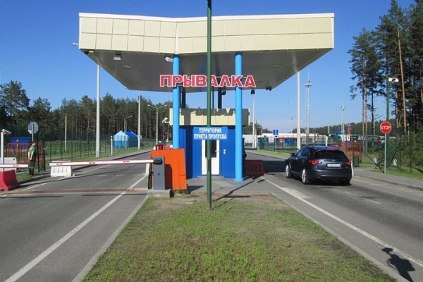 В Литве недовольны, что жители ездят в Беларусь за дешевым топливом и сигаретами: «Теряем налоги» В Литве недовольны, что жители ездят в Беларусь за дешевым топливом и сигаретами: «Теряем налоги»