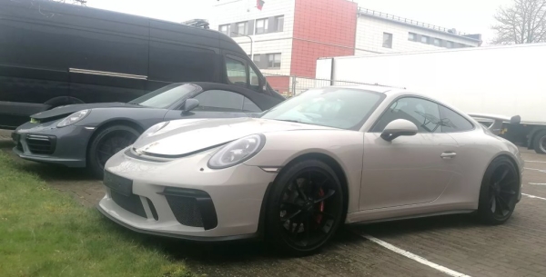 Белорус привез из Германии в Литву два Porsche и получил уголовное дело Белорус привез из Германии в Литву два Porsche и получил уголовное дело