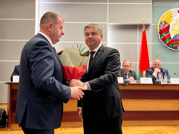 В Брестском облисполкоме вручили госнаграды передовикам АПК В Брестском облисполкоме вручили госнаграды передовикам АПК