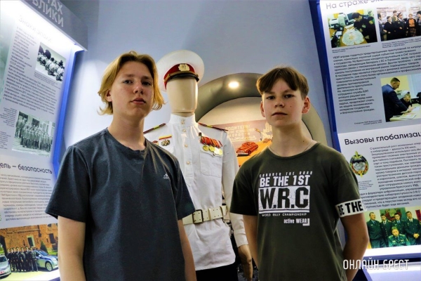 Читатель: В историко-демонстрационном зале УВД Брестского облисполкома
Читатель: В историко-демонстрационном зале УВД Брестского облисполкома