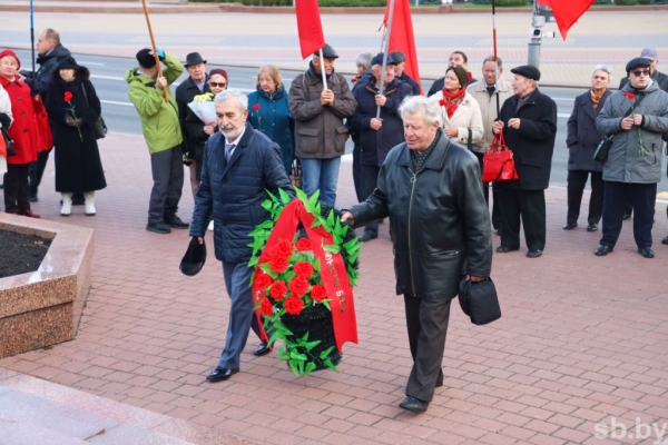 День Октябрьской революции отметили в Бресте