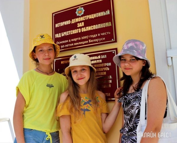 Читатель: В историко-демонстрационном зале УВД Брестского облисполкома
Читатель: В историко-демонстрационном зале УВД Брестского облисполкома