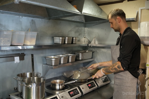 Это же новое «Азиатское бистро» на брестской набережной! Чудесное заведение с приятными ценами и собственной курьерской доставкой Это же новое «Азиатское бистро» на брестской набережной! Чудесное заведение с приятными ценами и собственной курьерской доставкой