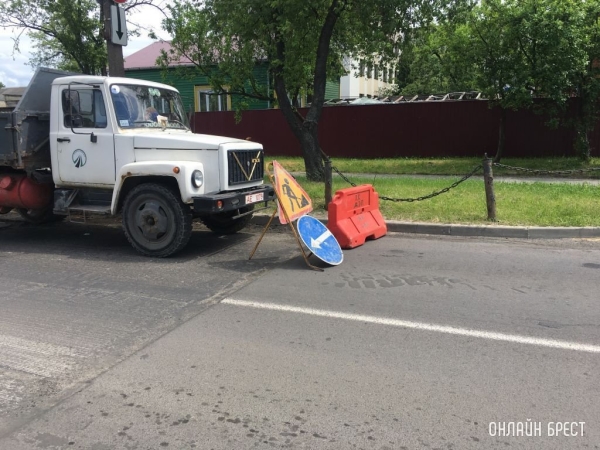 На асфальтирование дороги между двумя райцентрами в Брестской области выделено около 2,5 миллионов рублей На асфальтирование дороги между двумя райцентрами в Брестской области выделено около 2,5 миллионов рублей