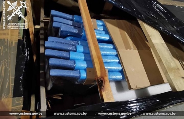 Подозрительно дешевые автозапчасти везли из Латвии в Беларусь. В чем подвох? Подозрительно дешевые автозапчасти везли из Латвии в Беларусь. В чем подвох?