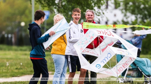 Фестиваль воздушных змеев «Майское небо Победы» в Бресте Фестиваль воздушных змеев «Майское небо Победы» в Бресте