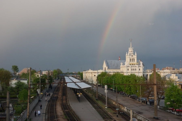 Читатель: Брест, ЖД вокзал. Вид на Варшавскую сторону. Примерно 2008 год
Читатель: Брест, ЖД вокзал. Вид на Варшавскую сторону. Примерно 2008 год