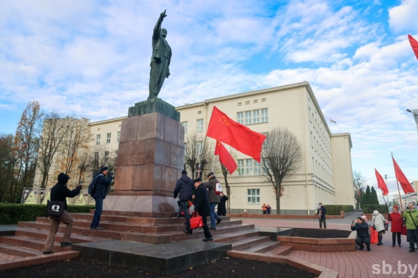 День Октябрьской революции отметили в Бресте